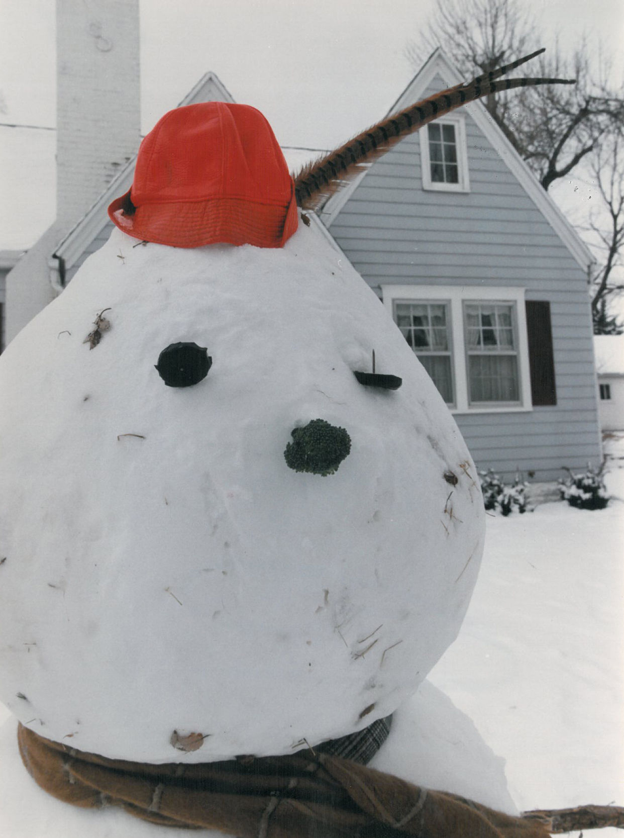 Feather-in-cap snowman
